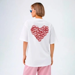 Футболка оверсайз женская "Поцелуи любви", белая - Сүрөт 1