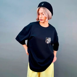 Футболка оверсайз унисекс "Крылья и Сакура Атака титанов", черная - Сүрөт 1