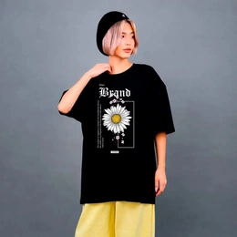 Футболка оверсайз женская "Нежность", черная - Сүрөт 1